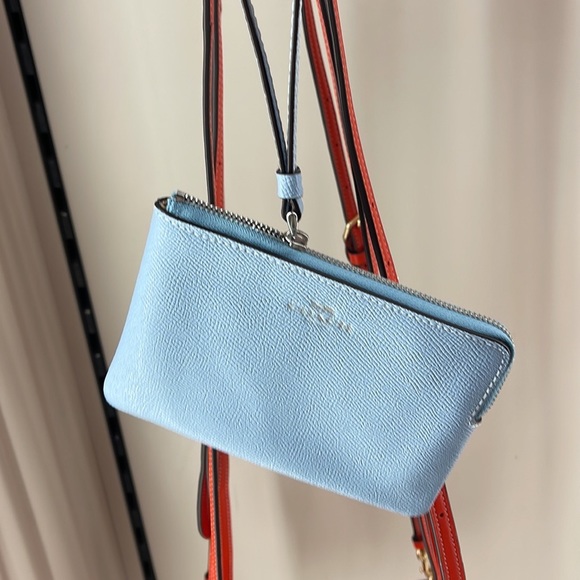 Coach Corner Zip Wristlet
Silver/POWDER BLUE - Picture 13 of 16